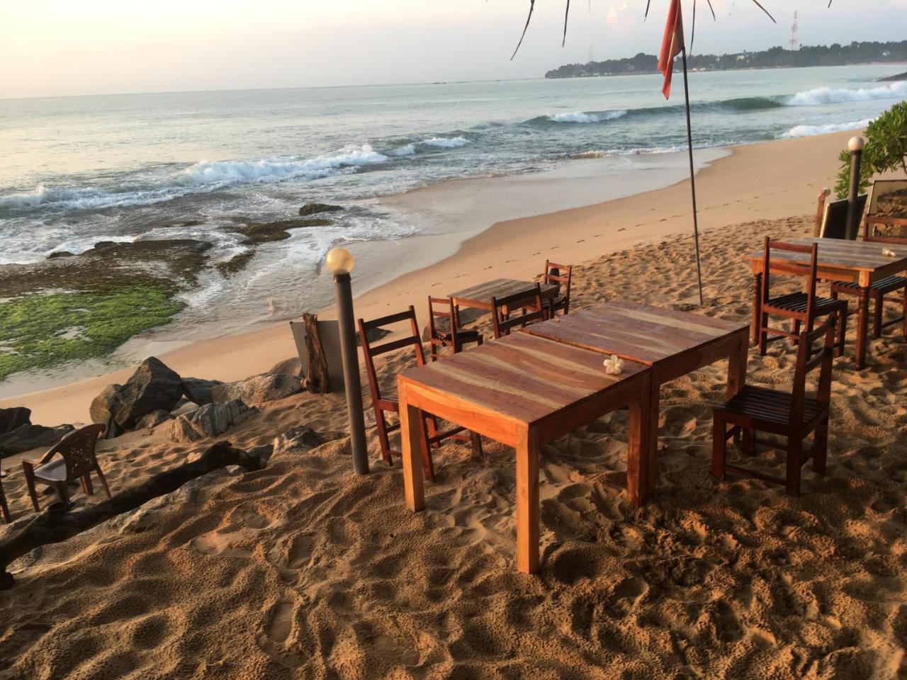 Panorama Rock Cafe Bed and Breakfast Tangalle Eksteriør billede